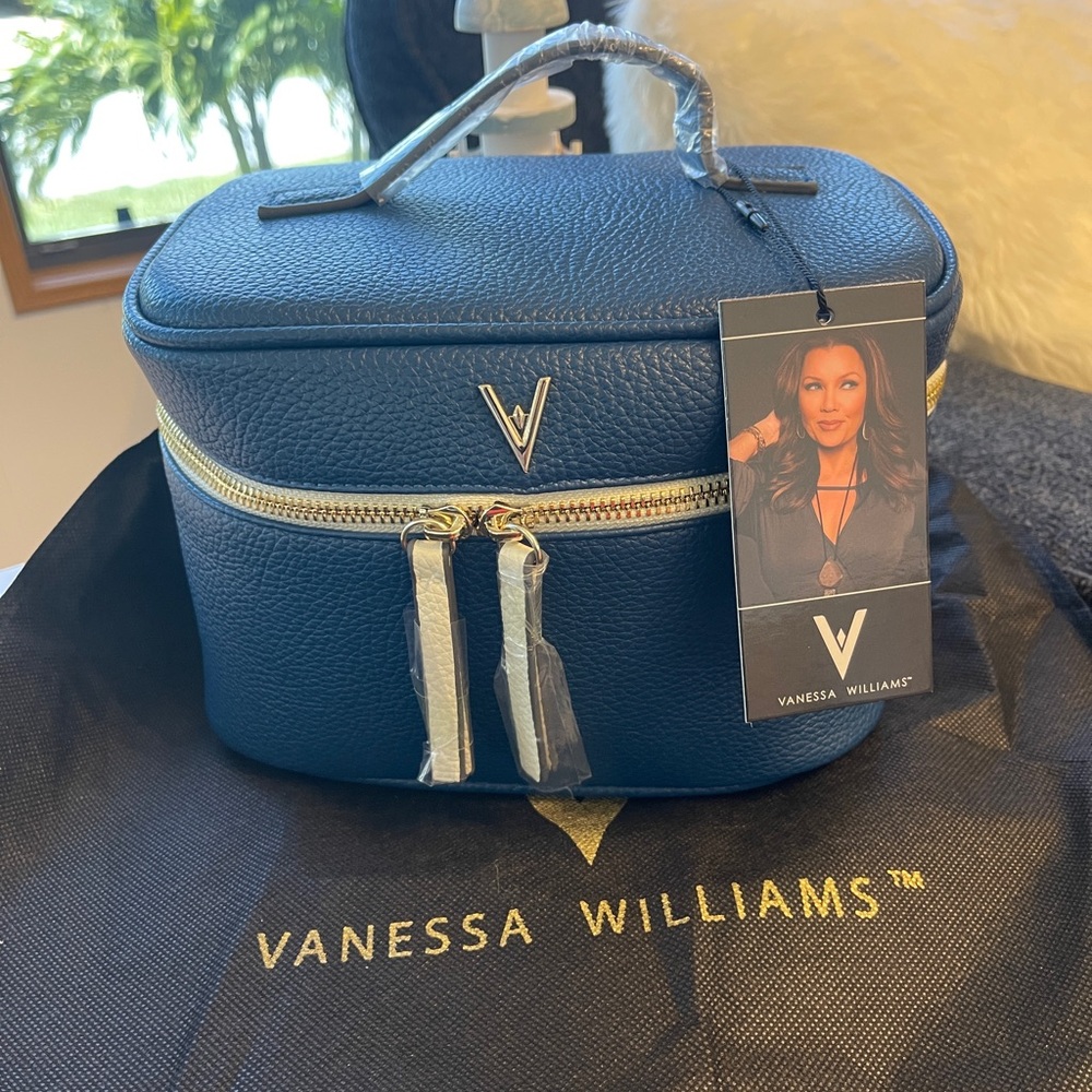 VANESSA WILLIAMS Makeup Train Case Navy